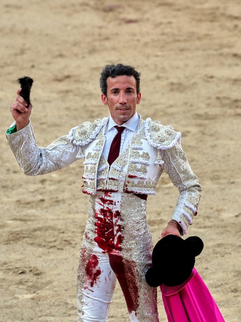 LOS DESAFINADOS «MÚSICOS» DE ALCURRUCÉN