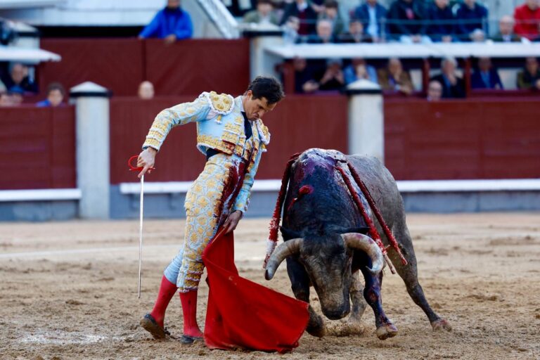 CORRIDA INSUSTANCIAL