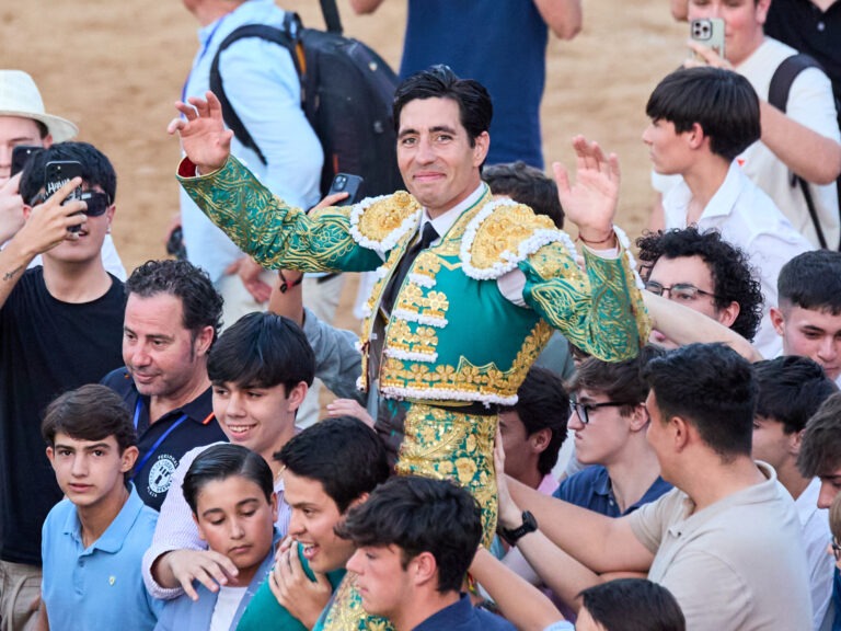 ÁLVARO LORENZO LE GANA LA PARTIDA A MORANTE Y MANZANARES